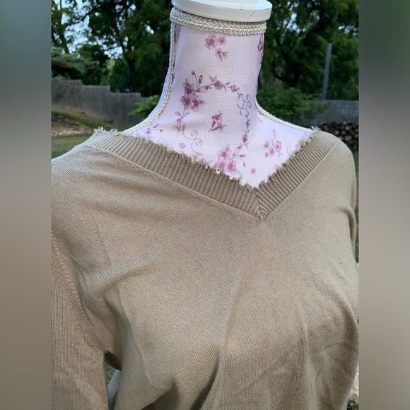 Minnie Rose 7GG Cashmere Frayed Edge Cropped Vneck sweater (read description) - Picture 3 of 15